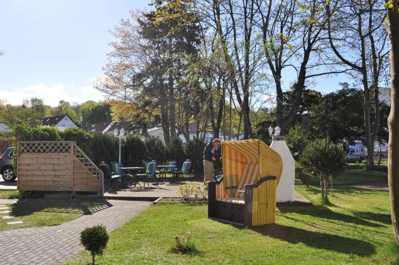 Pension Villa Frohsinn Sellin Auf Ruegen Esterno foto