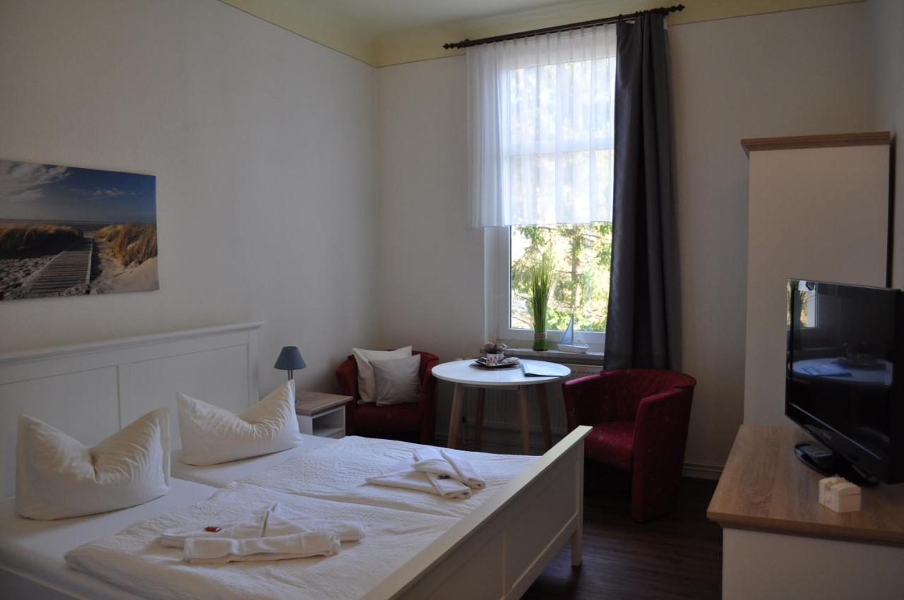 Pension Villa Frohsinn Sellin Auf Ruegen Esterno foto