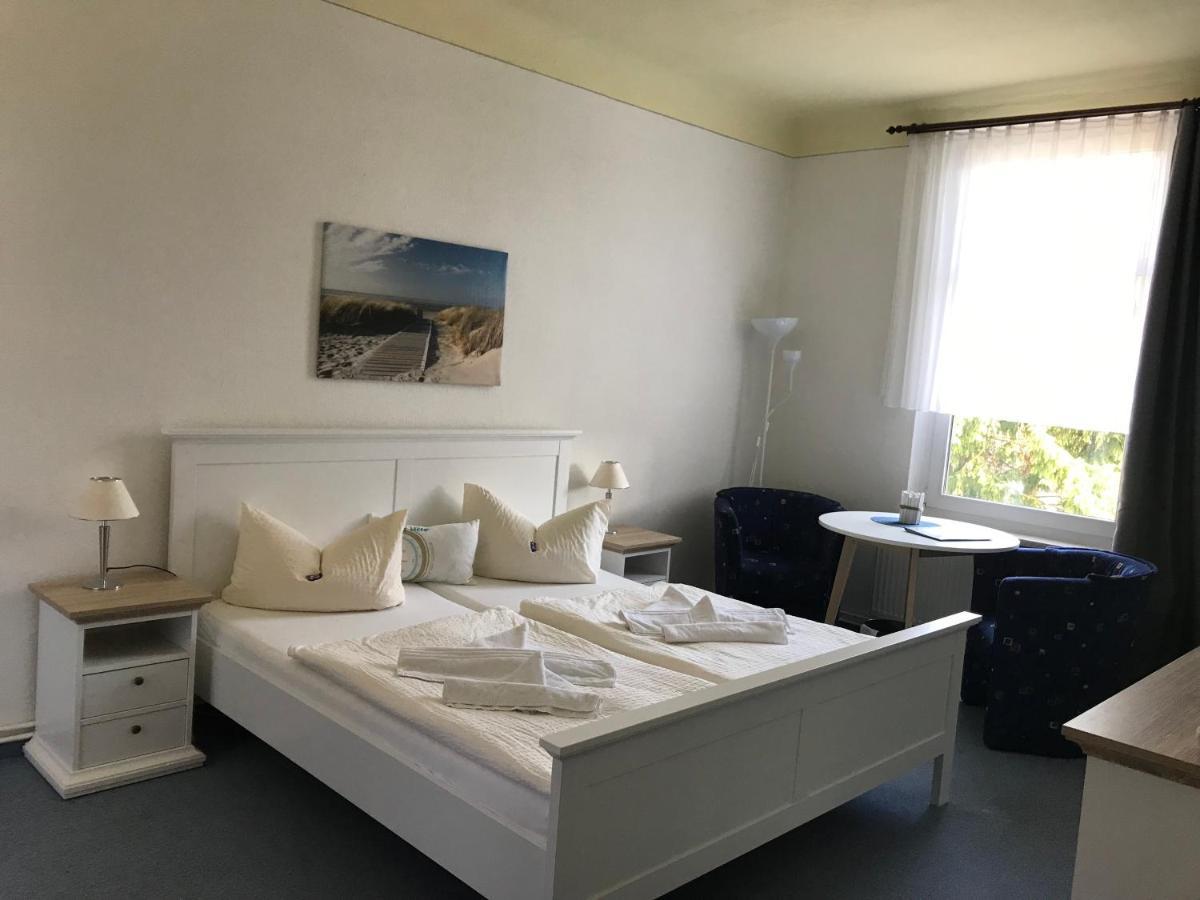 Pension Villa Frohsinn Sellin Auf Ruegen Esterno foto